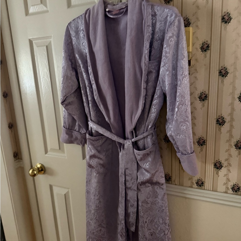 Victoria’s Secret Brocade Elegant Robe